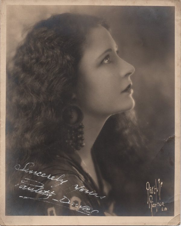 Paulette Duval 1920's hand signed portrait still (1)