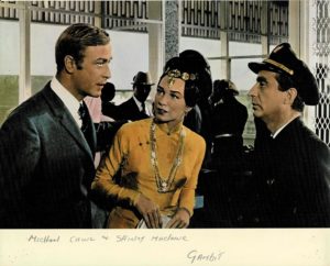 Gambit German Lobby Card 1966 With Shirley Maclaine, Michael Caine And Herbert Lom (1)